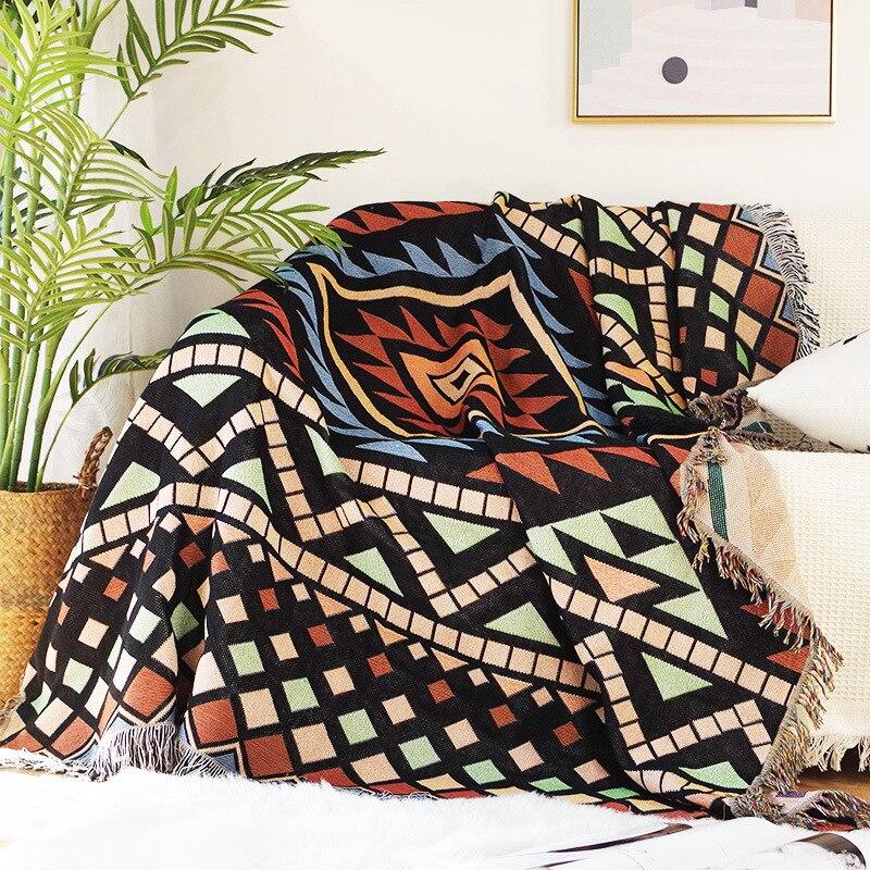 Let's Get Cozy - Bold, Functional Style of Throw Blankets - Ecletticos